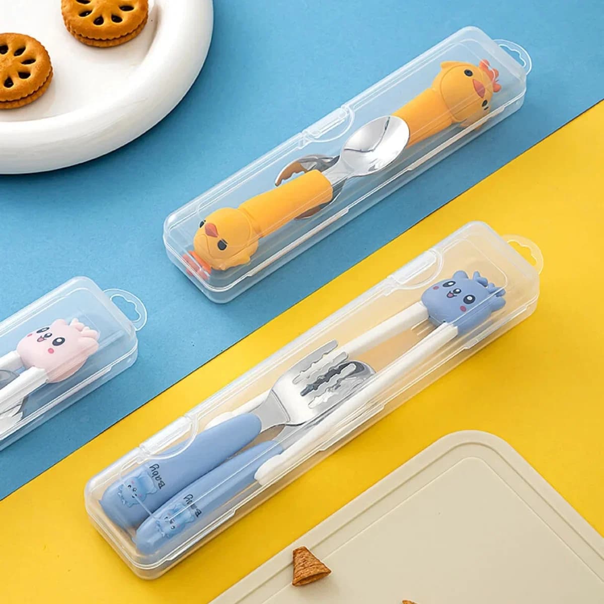 Hộp đựng dao muỗng đũa trong suốt nắp lật chống bụi di động mang đi du lịch